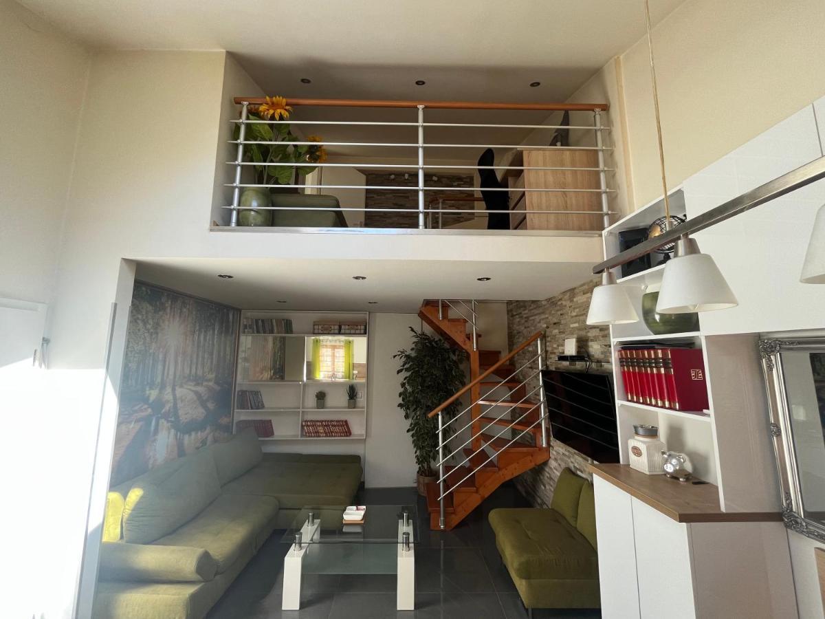 Hiza Apartment